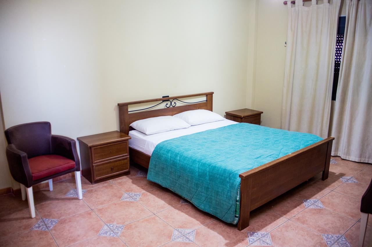 Hotel La Quercia Durrës Dış mekan fotoğraf